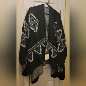 RIAH FASHION Reversable Shawl, Brand New w/ Tags. 100% Acrylic Black & Gray